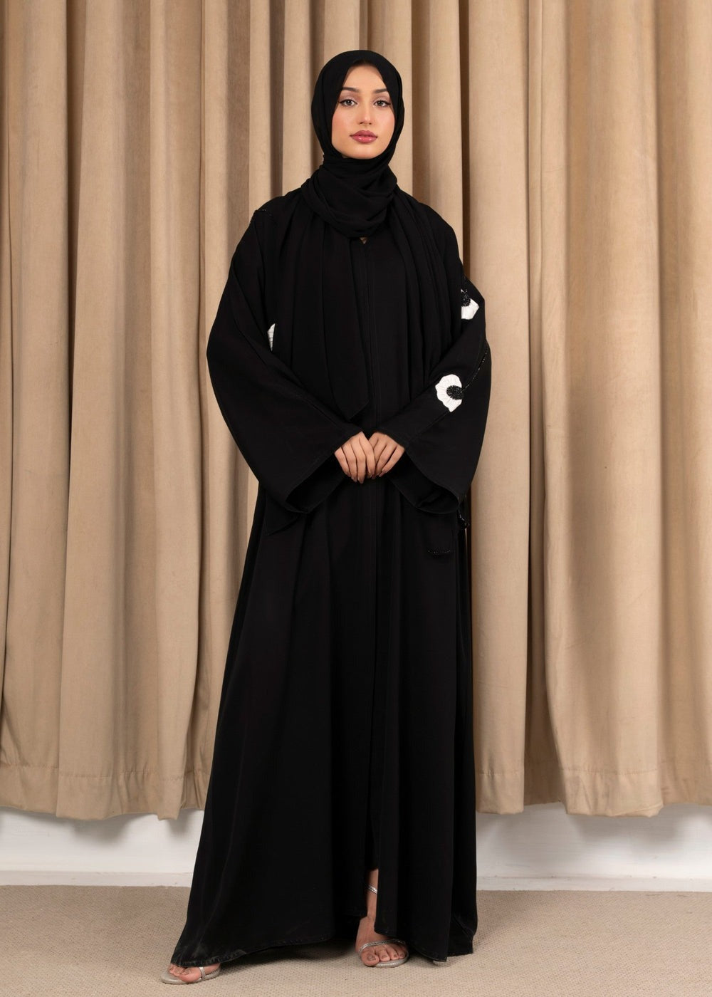 Fleur Noire – Black Open-Front Premium Korean Nidha Abaya with White Floral Embroidery