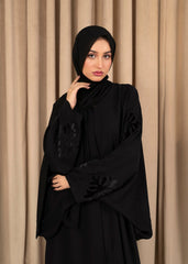 Noir Jalbab Abaya – Black Floor-Sweeping Kaftan with Velvet Embellishments