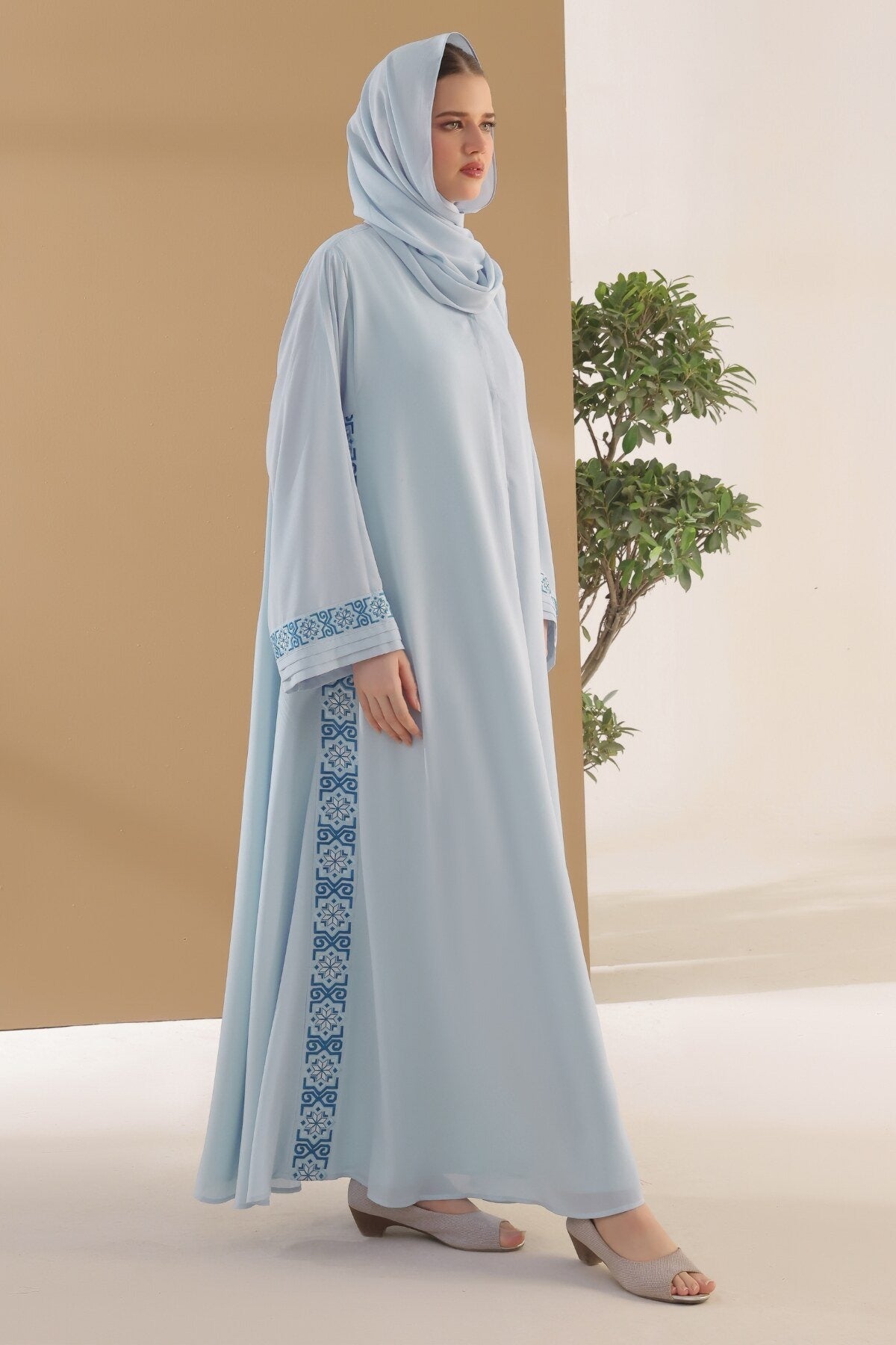 Ice Snowflake Embroidered Abaya
