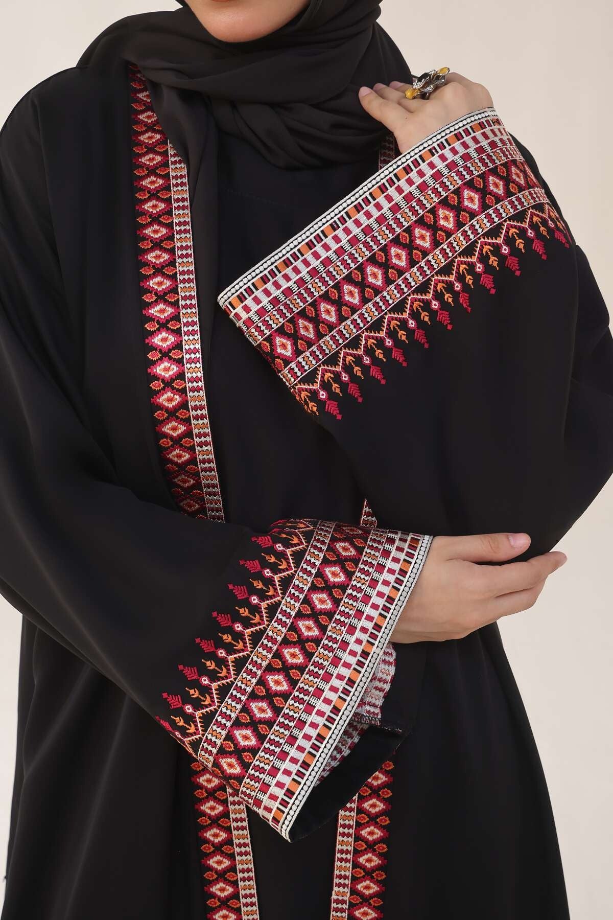 Noir Heritage Black Abaya